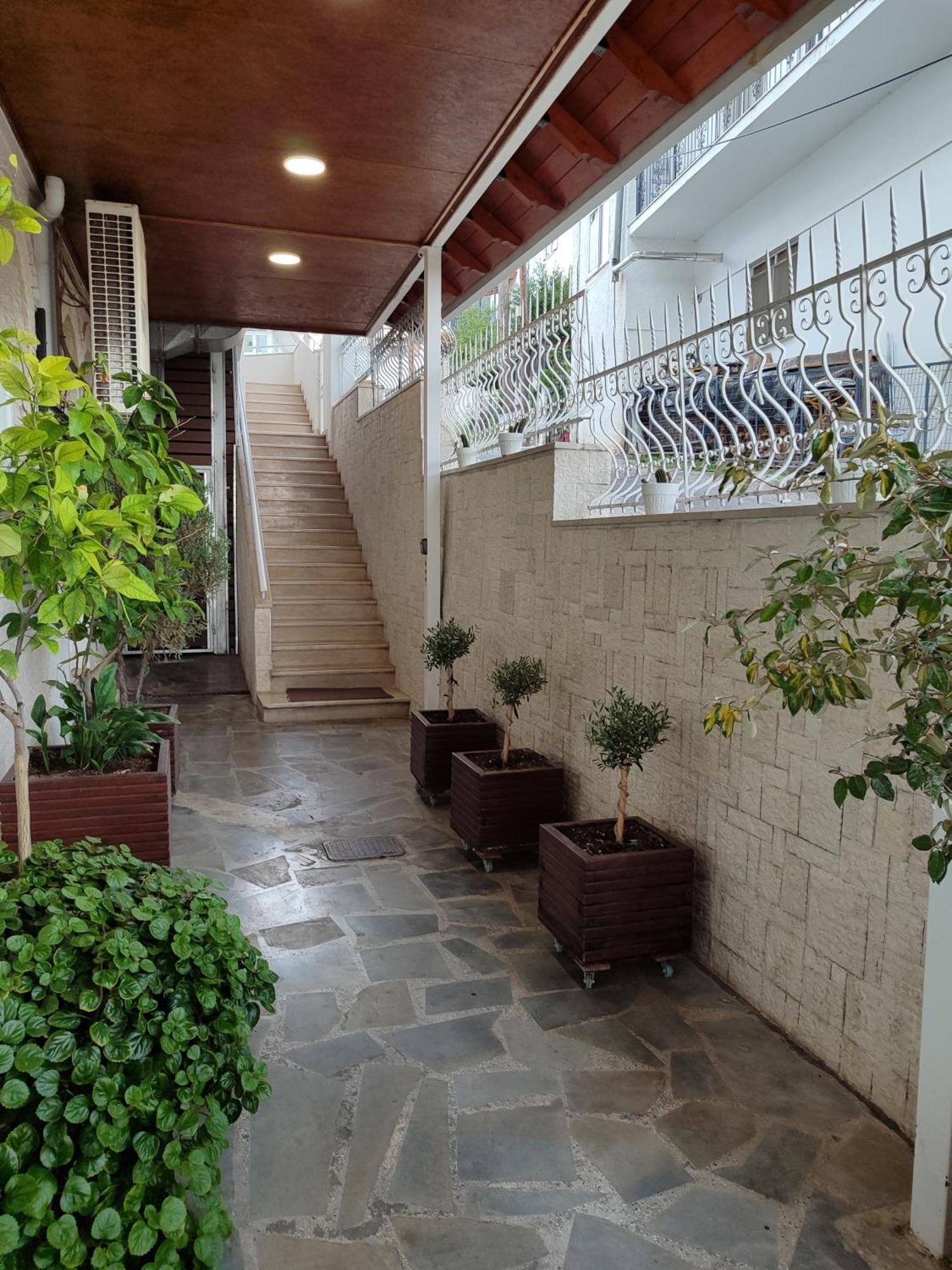 O Fotis Studios & Apartments อิโออันนินา ภายนอก รูปภาพ