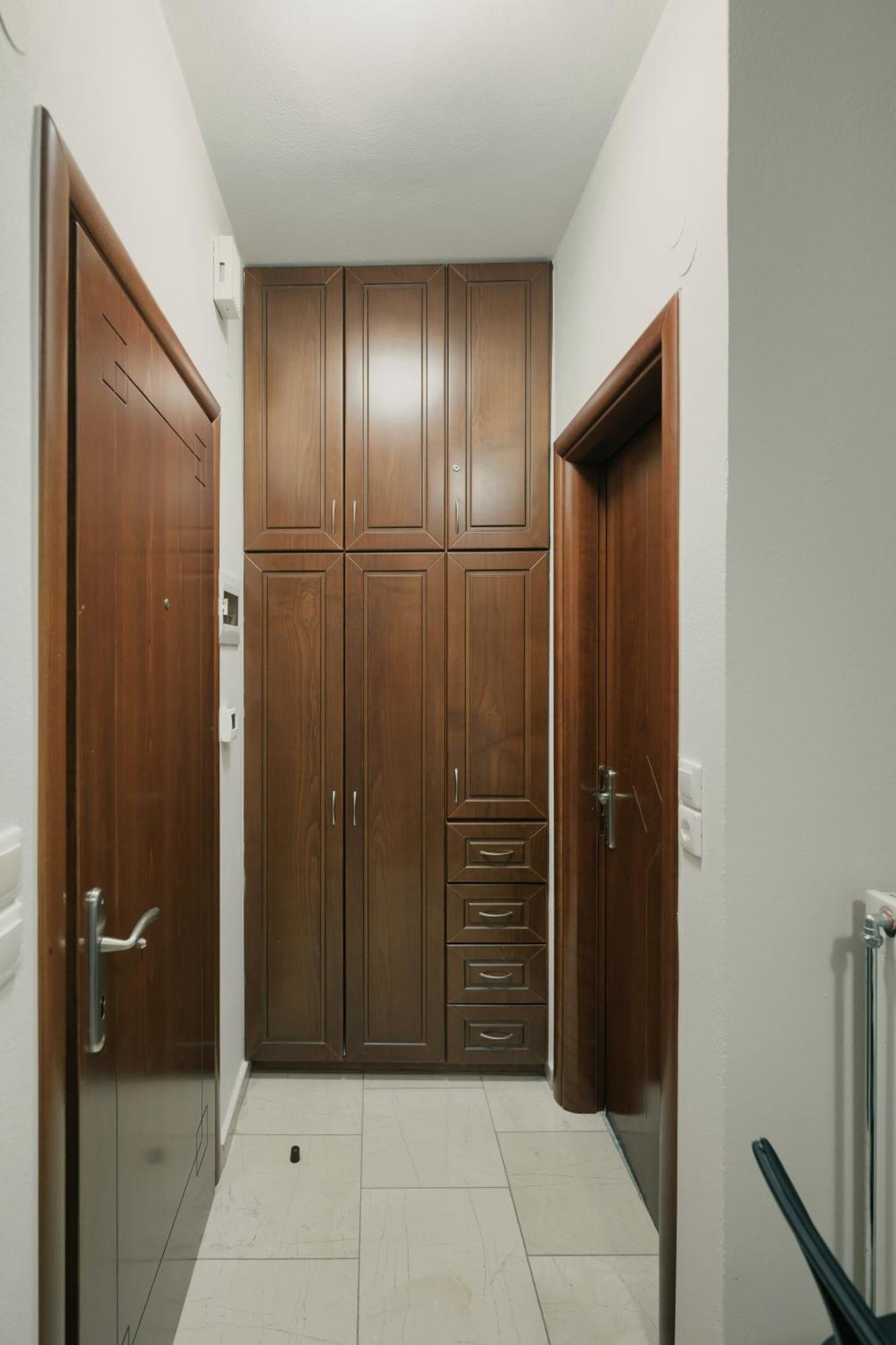 O Fotis Studios & Apartments อิโออันนินา ภายนอก รูปภาพ