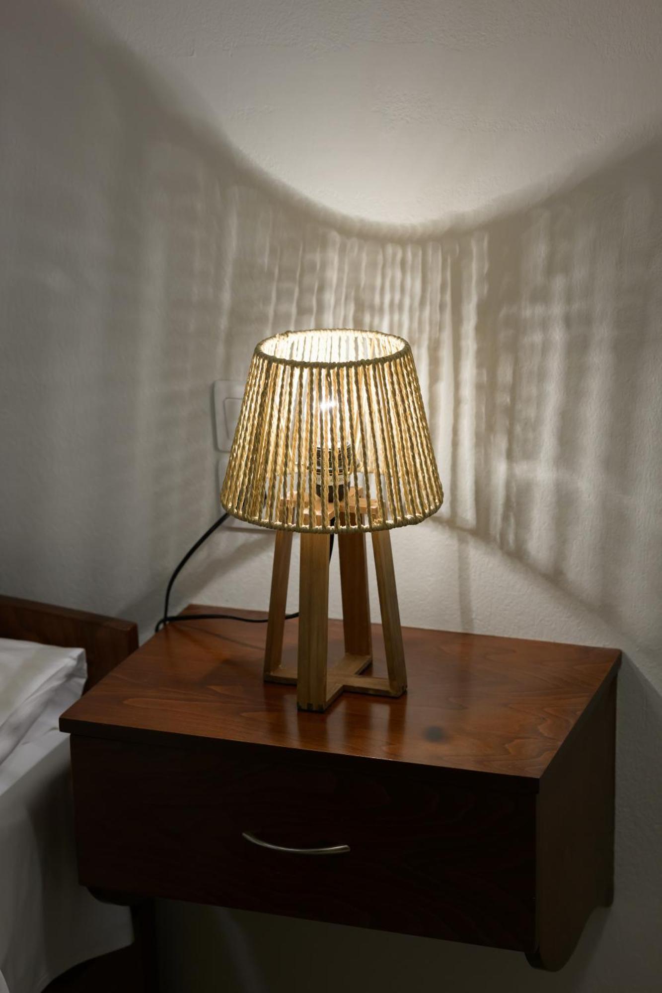 O Fotis Studios & Apartments อิโออันนินา ภายนอก รูปภาพ